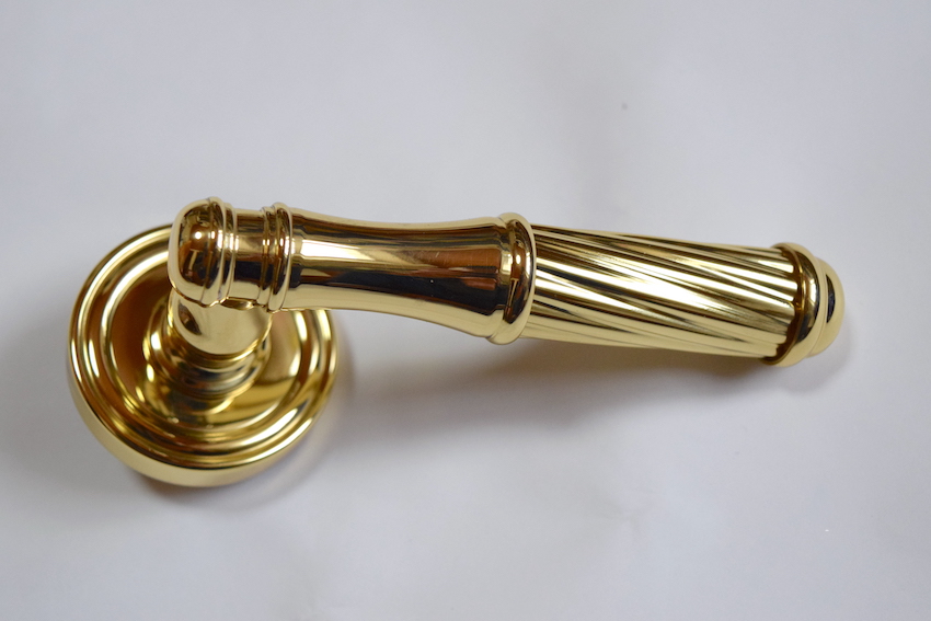 http://www.regency-j.com/blog/regency/C17311%20Polished%20Brass_1.JPG