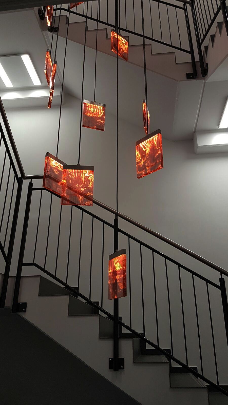 http://www.regency-j.com/blog/regency/Cancello%20Copper_Light%20installation_2.jpeg