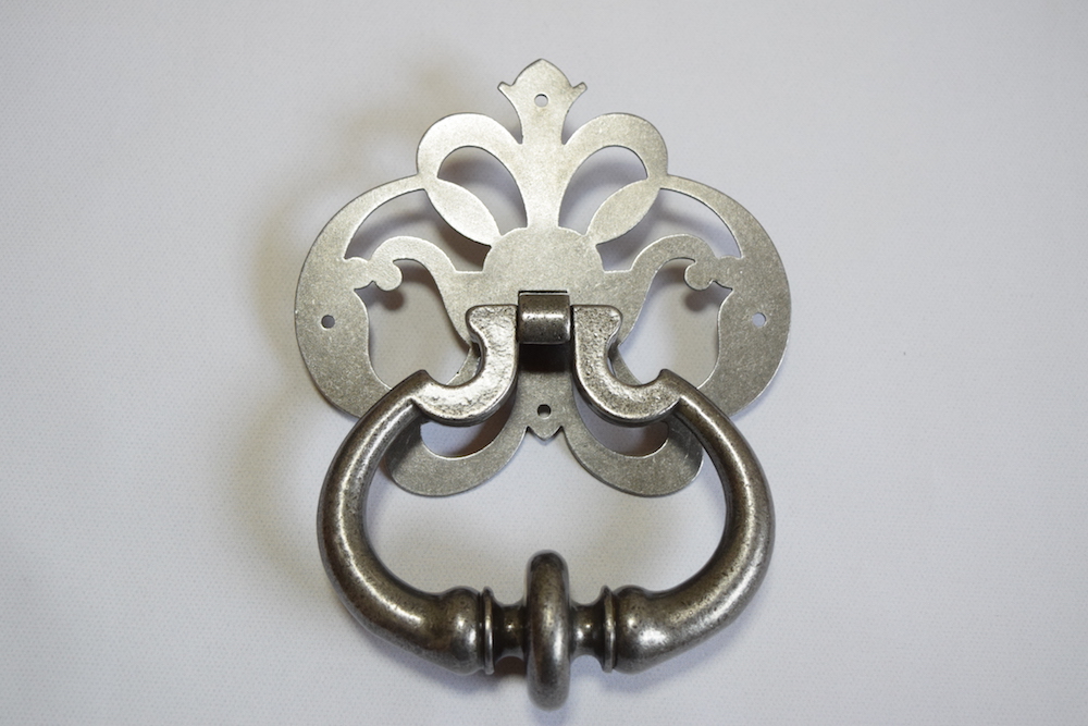 http://www.regency-j.com/blog/regency/Door%20knocker%202353_1.JPG