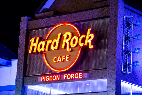 hard_rock_cafe_sign_full_1423064329.jpg