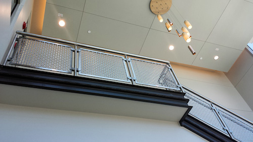 financial_institution_wire_mesh_railing_in-fill_panels_03_1401824835.jpg