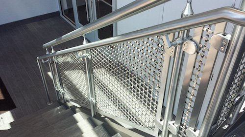 financial_institution_wire_mesh_railing_in-fill_panels_04_1401824835.jpg