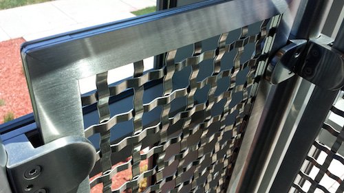 financial_institution_wire_mesh_railing_in-fill_panels_05_5251401824835.jpg